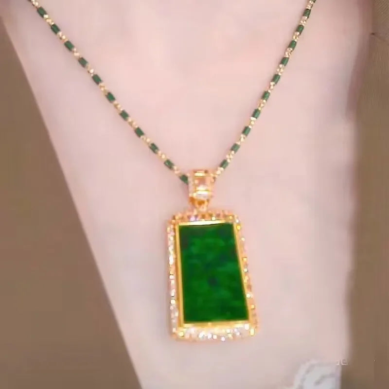 Natural green agate pendant necklace