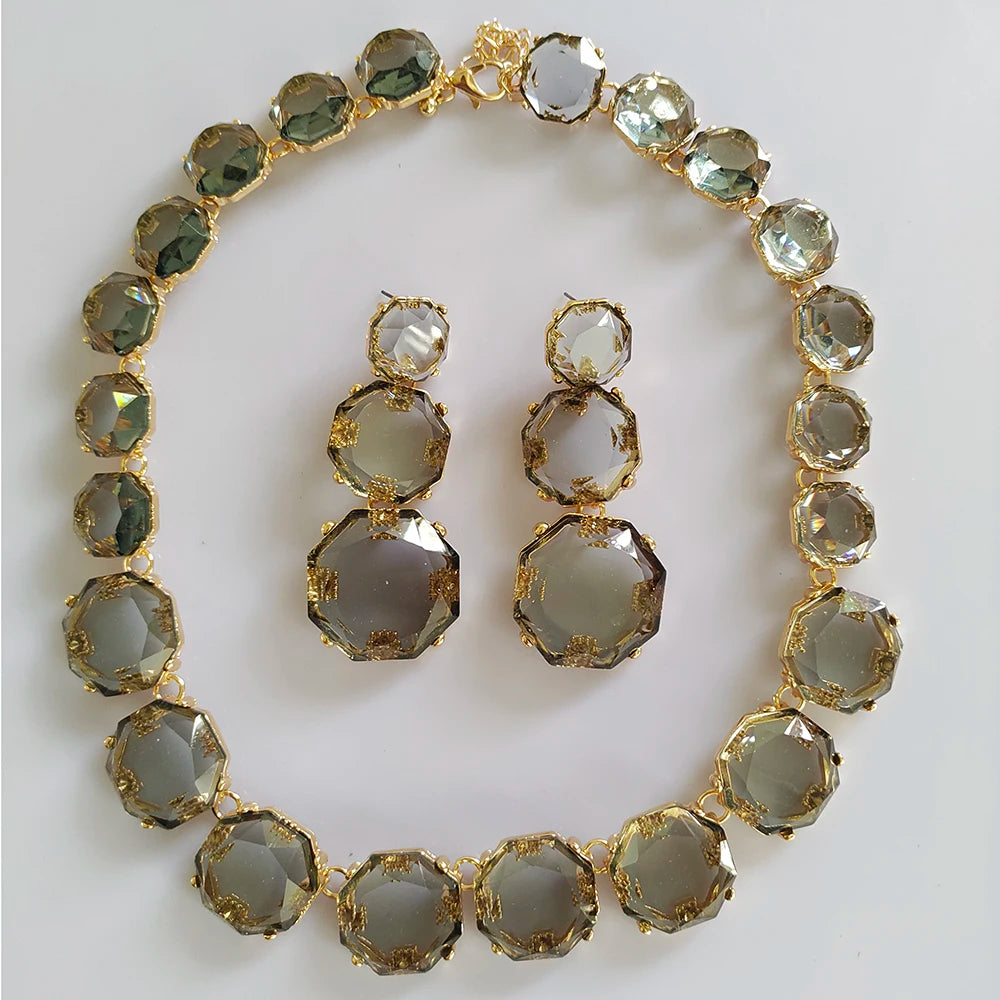 ZA Fashion Transparent Resin Large Collar Choker Necklace