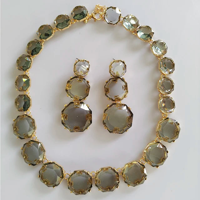 ZA Fashion Transparent Resin Large Collar Choker Necklace