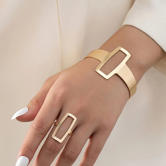 2Pcs/Set Trendy And Minimalist Geometric Square Jewelry Hollowed Out Ring And Bracelet Set